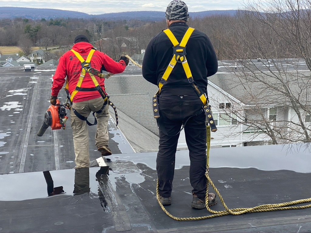 Gutter Cleaning & Maintenance Programs